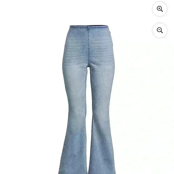 Ladies no boundaries elastic band Bell bottom jeans - Picture 2 of 6